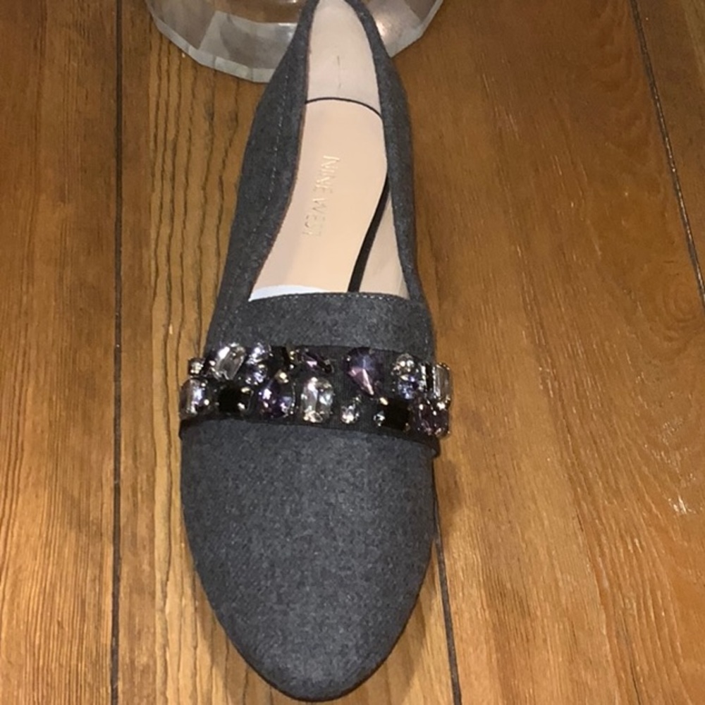 NINE WEST: Zaneo Flats with rhinestones